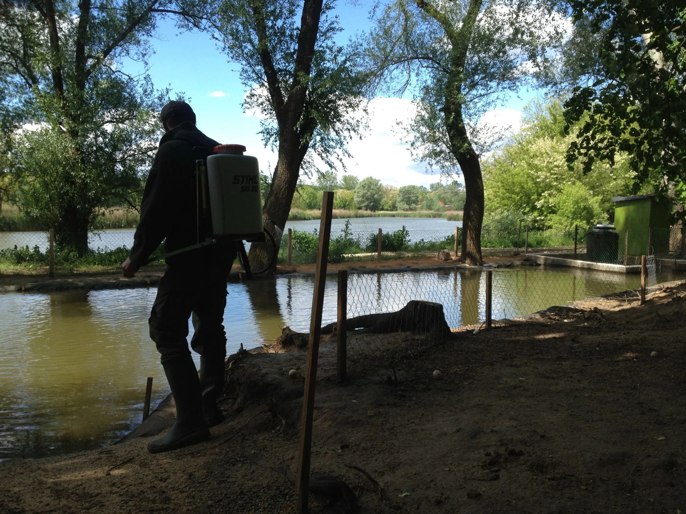 EM tretman u industrijskom basenu — bioaugmentacija